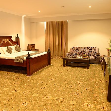 Phoenicia Hotel マナーマ エクステリア 写真