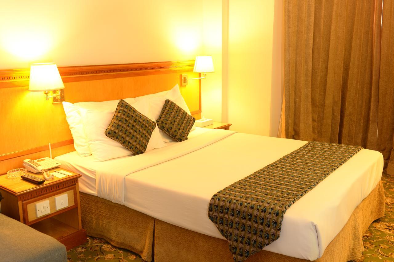 Phoenicia Hotel マナーマ エクステリア 写真