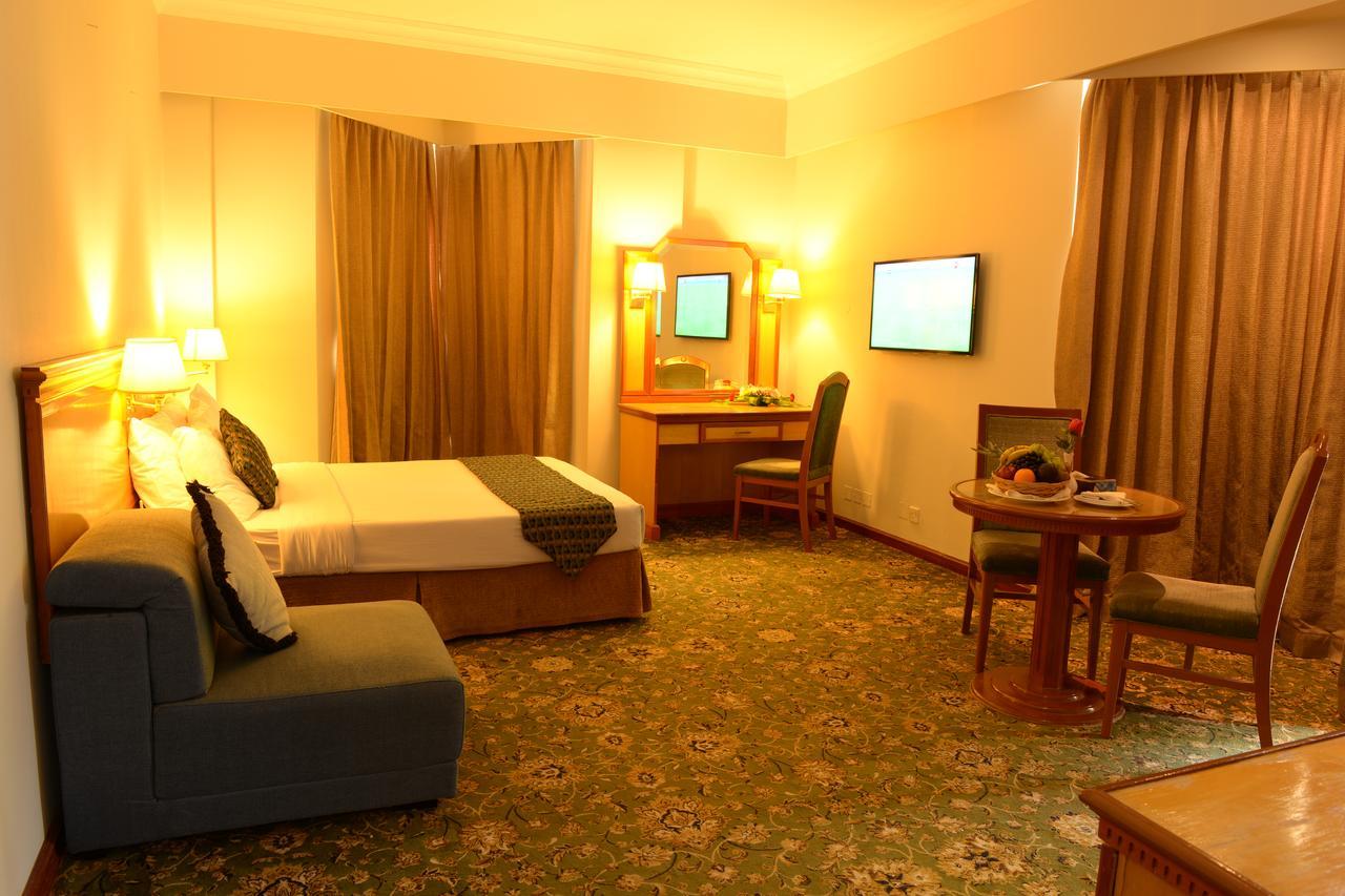 Phoenicia Hotel マナーマ エクステリア 写真