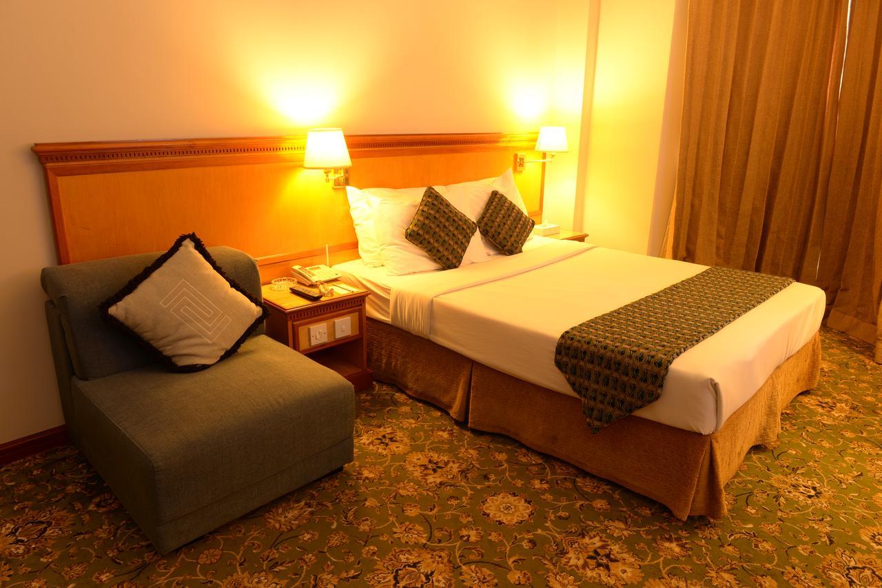 Phoenicia Hotel マナーマ エクステリア 写真